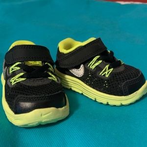 NIKE Lunarlon shoes size 2
